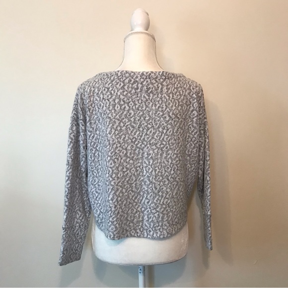 Saturday Sunday Anthropologie Gray White Leopard Print Pullover Sweater Size XS - Picture 11 of 15